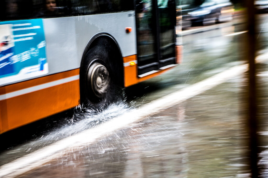 20130528 - BRUSSELS, BELGIUM: Illustration shows an MIVB / STIB bus on a rainy day, Tuesday 28 May 2013, in Brussels. BELGA PHOTO SISKA GREMMELPREZ